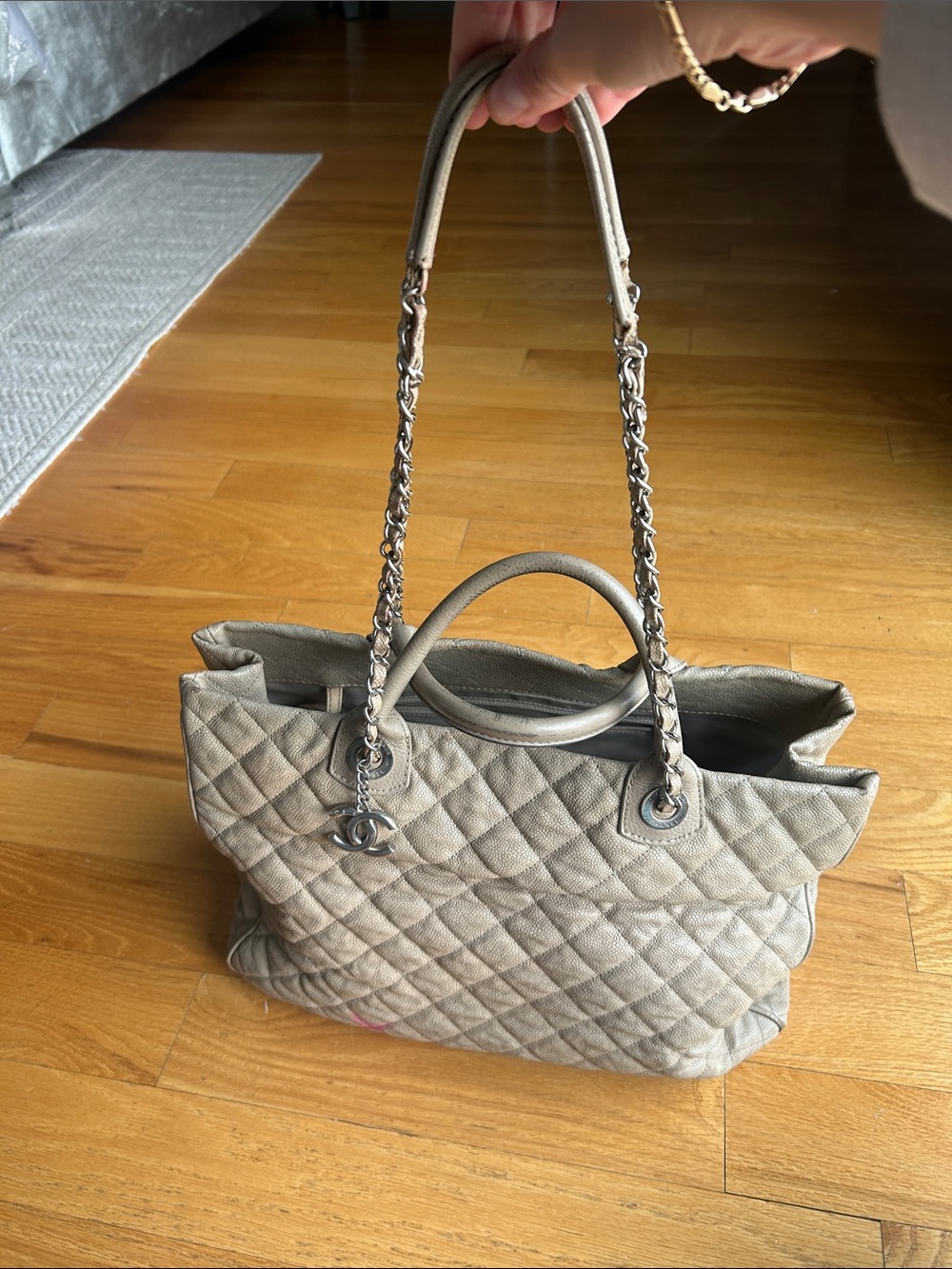 CHANEL Quilted Shoulder Tote - Light Gray with Pink Accent - Picture 6 of 10